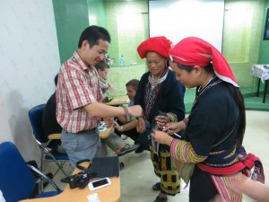 Tả Phìn Community based tourism group visiting RTC Office