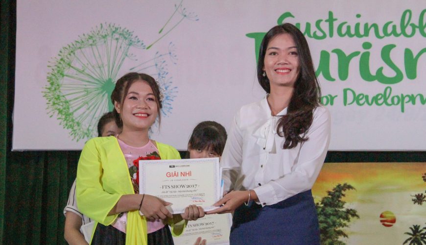 Gala kỉ niệm Ngày Du lịch thế giới 27/9 của Khoa Du lịch học, trường ĐHKHXH&NV