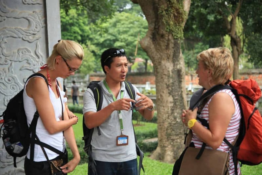 tour guide - Responsible travel